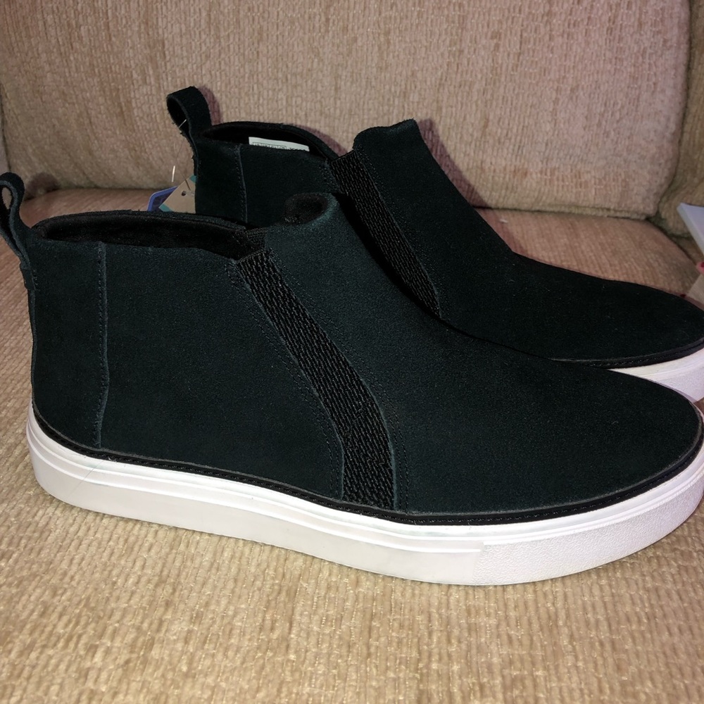 Toms - Picture 2 of 4